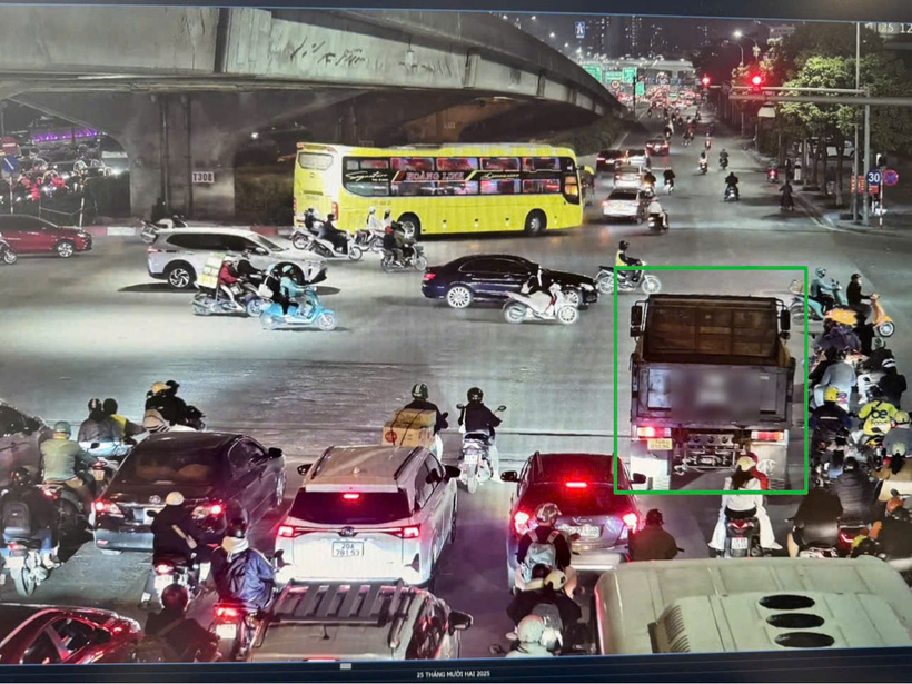 Các xe tải có dấu hiệu vi phạm sẽ được thông tin đến các tổ công tác trên tuyến để kiểm tra, xử lý.