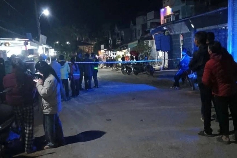 Cảnh sát phong tỏa hiện trường vụ án mạng. Ảnh: Dân trí