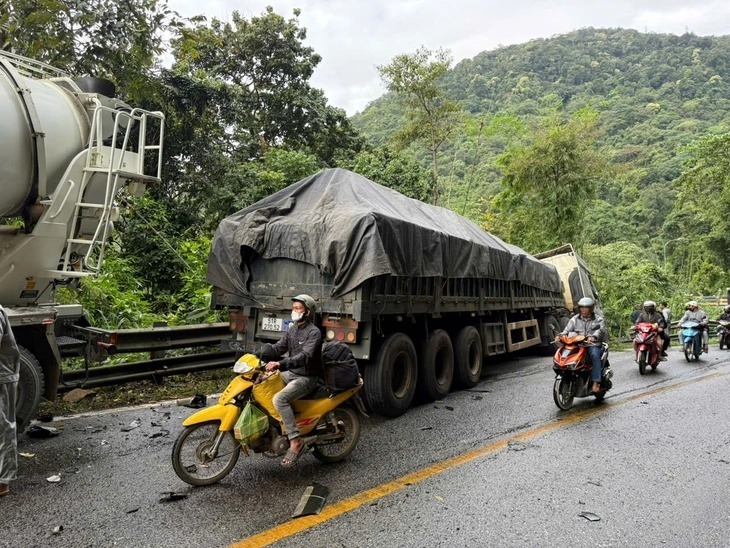 Ngay sau khi xảy ra tai nạn, lực lượng Cảnh sát giao thông Công an tỉnh Lâm Đồng phối hợp với Công an xã Đạ Huoai 2 có mặt tại hiện trường để điều tiết, phân luồng giao thông, đồng thời khám nghiệm hiện trường, điều tra nguyên nhân vụ việc.Đến khoảng 11h cùng ngày, hiện trường được giải tỏa một chiều, giao thông trên đèo Bảo Lộc bắt đầu lưu thông trở lại.