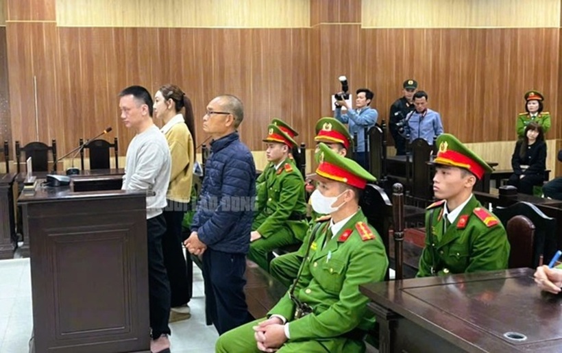 Hình ảnh phiên tòa. Ảnh: Người lao động