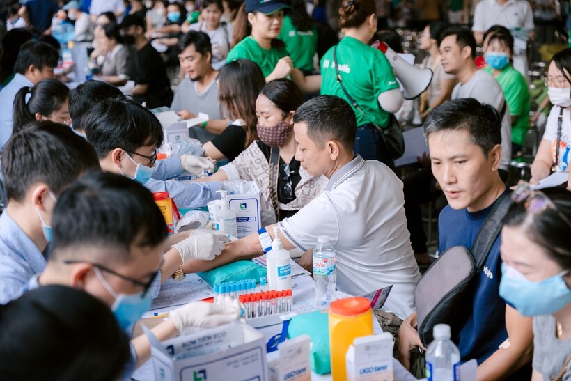 Chương trình cũng chú trọng sàng lọc các vấn đề sức khỏe hệ tiêu hóa, trong đó có tầm soát vi khuẩn HP và ứng dụng công nghệ AI nhằm hỗ trợ đánh giá nguy cơ.