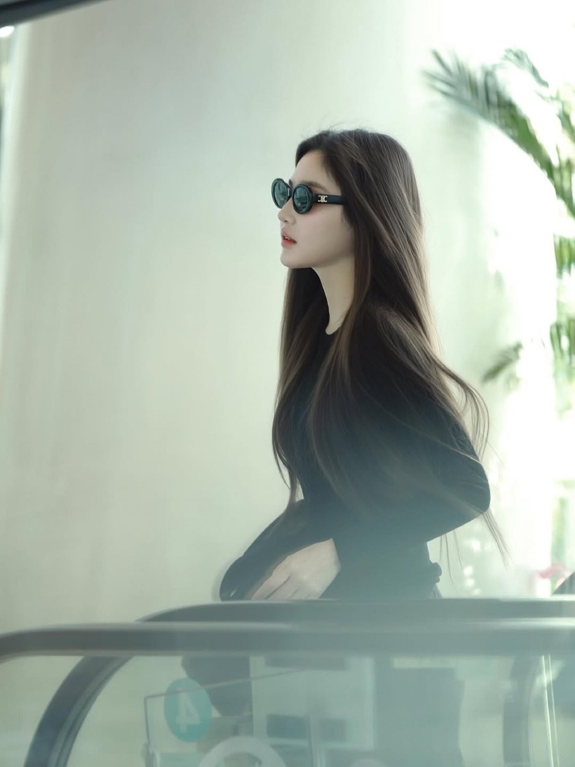 Người tham gia trào lưu chụp ảnh trạm tỷ thường chọn địa điểm là sân bay, nhà ga nơi công cộng. Ảnh: Mandylinzhen/Instagram