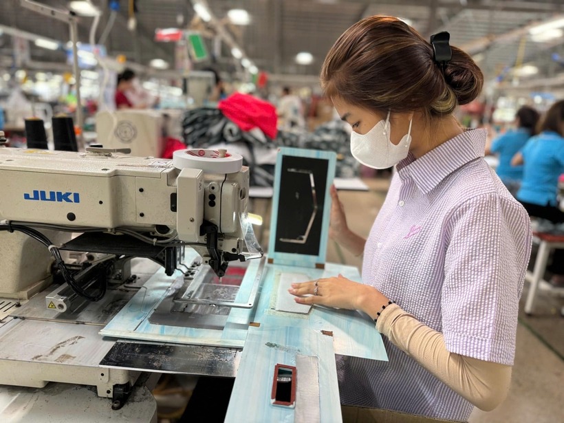 Mức thưởng Tết Bính Ngọ 2026 tại TP.HCM có sự chênh lệch giữa các doanh nghiệp, khi mức cao nhất đạt trên 1,8 tỷ đồng, còn mức thấp nhất chưa tới 1 triệu đồng/người. Ảnh minh hoạ.