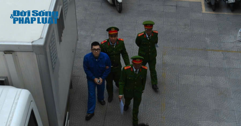 Đặng Chí Thành được đưa đến òa án nhân dân Khu vực 2 Hà Nội.