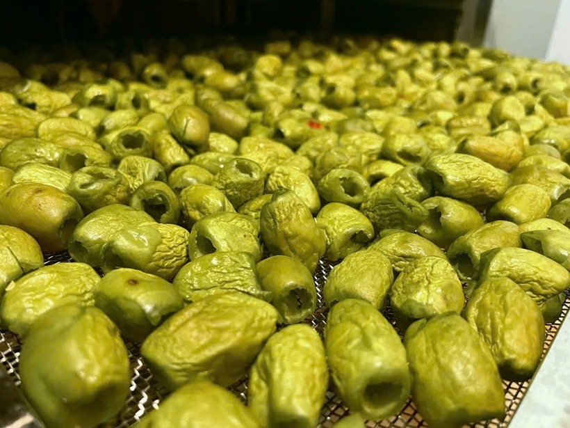 Trái cà na sau khi sơ chế bằng máy móc hiện đại. Ảnh: Thanh niên