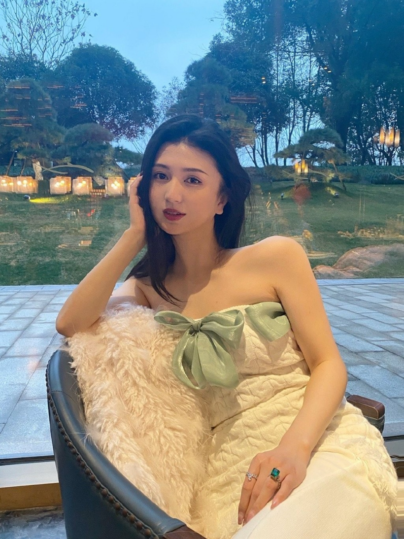 Tiểu Nhiễm qua đời thương tâm sau phẫu thuật.