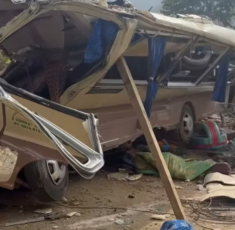 Cơ quan chức năng đang làm rõ nguyên nhân vụ tai nạn. (Ảnh: VietnamNet)