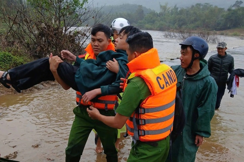 Nạn nhân được phát hiện và cứu nạn kịp thời. (Ảnh: Công an xã Việt An)