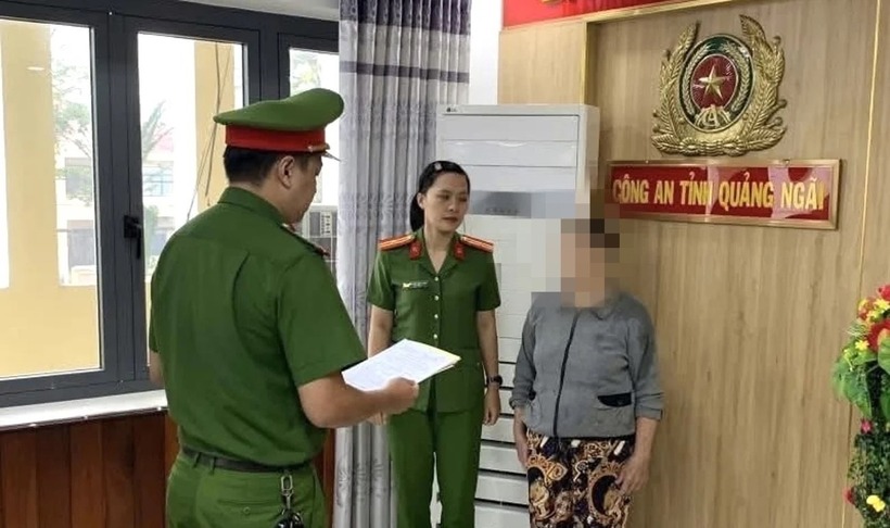 Bà Nguyễn Thị On tại cơ quan công an. Ảnh: Tiền phong