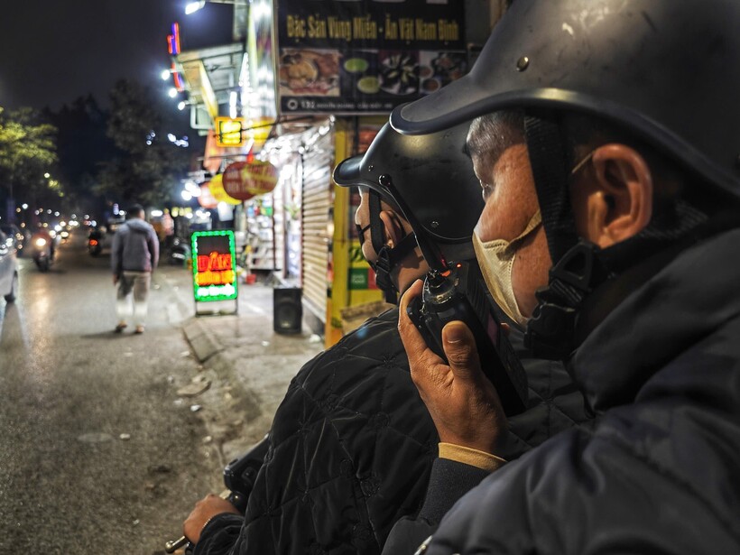 CSGT kiểm soát công khai tại một điểm.