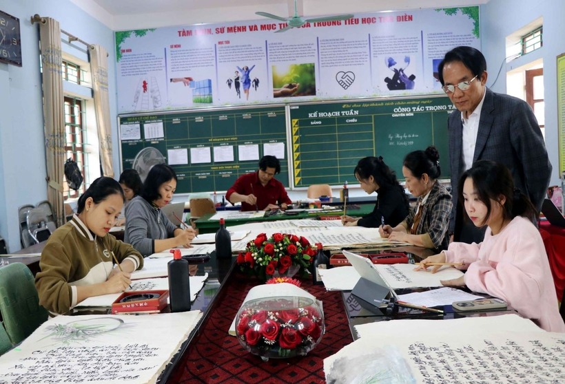 Luật Nhà giáo năm 2025 bắt buộc thực hành sư phạm trong tuyển dụng. Ảnh: TTXVN