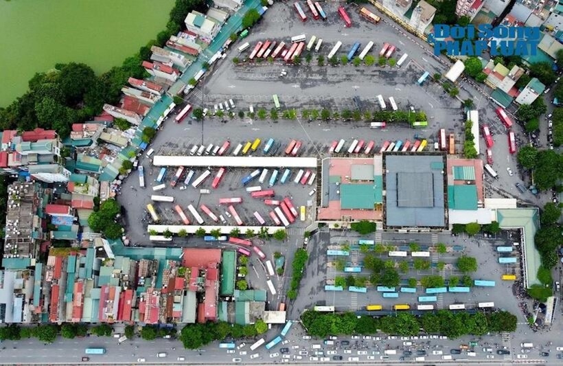 Toàn cảnh bến xe Giáp Bát, Hà Nội