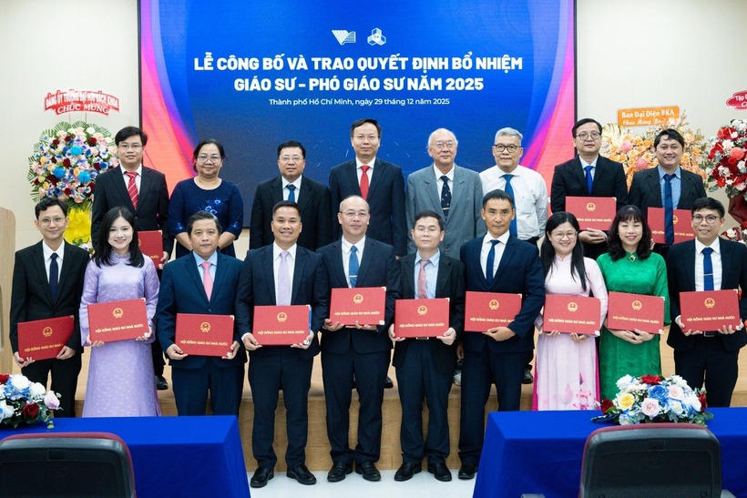 14 giáo sư, phó giáo sư của trường được bổ nhiệm năm 2025. (Ảnh: Dân trí)