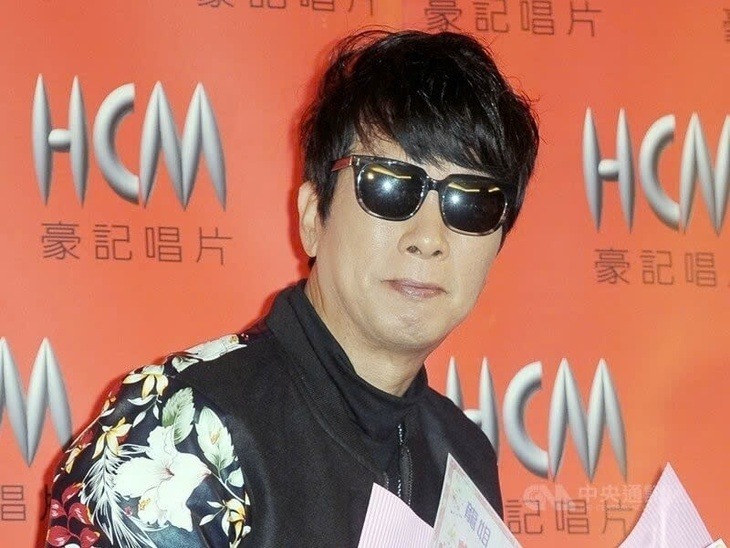 Ca sĩ, MC Tào Tây Bình qua đời không rõ nguyên nhân - Ảnh: Weibo