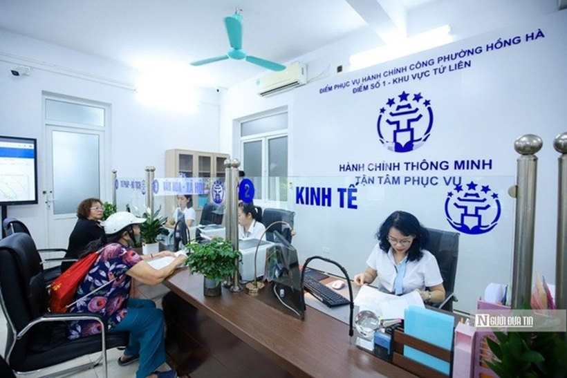 Bộ Nội vụ đã ban hành các văn bản hướng dẫn chính sách, chế độ đối với cán bộ, công chức, viên chức (Ảnh: Hữu Thắng).