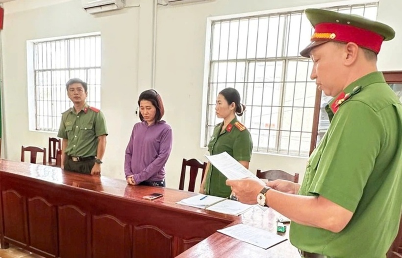 Phượng tổ chức 9 dây hụi tháng có giá trị rất lớn tại địa bàn phường Dương Đông, TP.Phú Quốc (tỉnh Kiên Giang cũ). (Ảnh: Lao động)