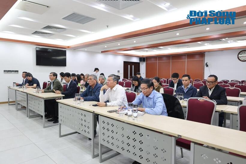 Cán bộ Cơ quan Hội Luật gia Việt Nam tham dự hội nghị