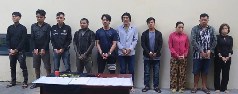 Các bị can trong băng nhóm do Lê Phong và Nguyễn Trung Đức cầm đầu. Ảnh: Tuổi Trẻ