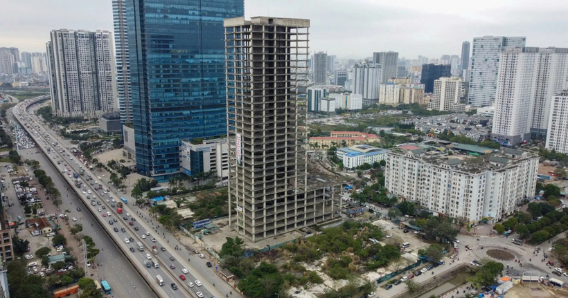 Dự án Trung tâm điều hành và giao dịch VICEM bị bỏ hoang (Ảnh: V.K).