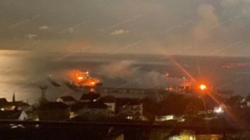 Các UAV tấn công nhà máy lọc dầu và cảng Tuapse của Nga gây hỏa hoạn hồi tháng 11.&nbsp;Ảnh:&nbsp;Supernova+/Telegram