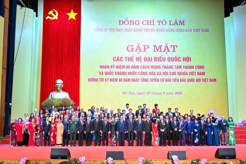 Tổng Bí thư Tô Lâm chủ trì gặp mặt gần 2.000 đại biểu Quốc hội qua các thời kỳ.