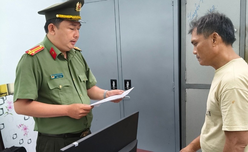 Nguyễn Thanh Sang bị tạm giam để điều tra về hành vi “Tổ chức cho người khác xuất cảnh trái phép”. Ảnh: Lao Động.