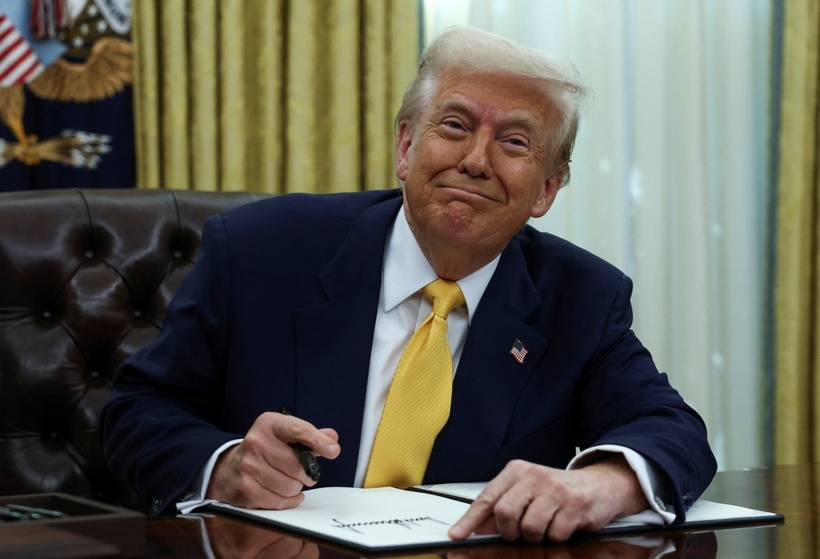 Tổng thống Mỹ Donald Trump tại Phòng Bầu dục ở Nhà Trắng hồi tháng 3/2025. (Ảnh: Reuters).