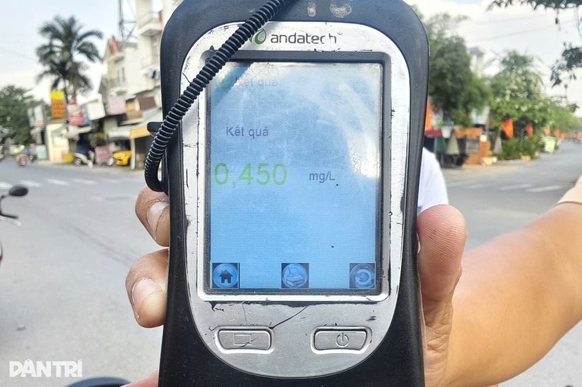 Ngày đầu nghỉ Tết Dương lịch 2026, nhiều tài xế vi phạm nồng độ cồn kịch khung. (Ảnh: Dân trí).