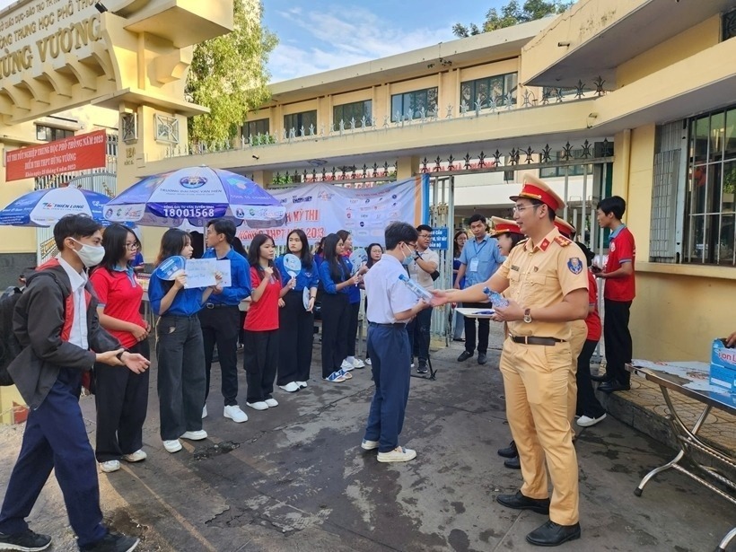 Sở GD&ĐT yêu cầu các đơn vị giáo dục phải thường xuyên phối hợp với Công an địa phương để cập nhật liên tục các thủ đoạn mới nhắm đến học sinh, sinh viên. Ảnh: ZNews