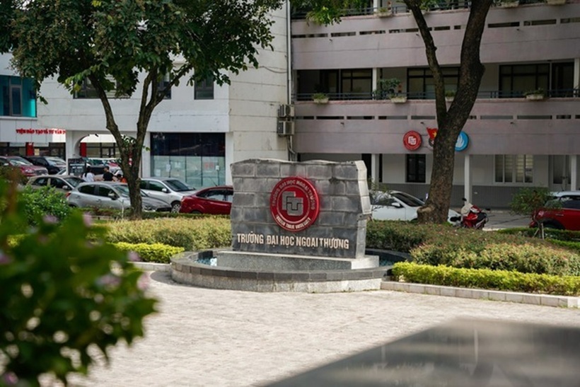 Trường Đại học Ngoại thương.