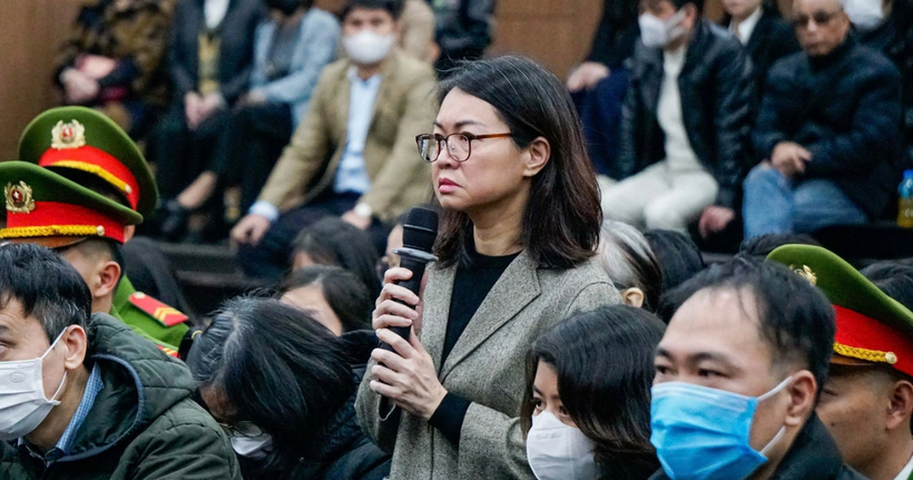 Bị cáo Trần Việt Nga tại tòa. (Ảnh: Phùng Nam)