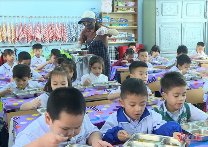 Hiệu trưởng Trường Tiểu học Nguyễn Văn Trỗi (Gia Lai) cho biết lý do dừng bán trú một phần nguyên nhân là do thiếu kinh phí trả lương bảo mẫu. Ảnh: VietNamNet.