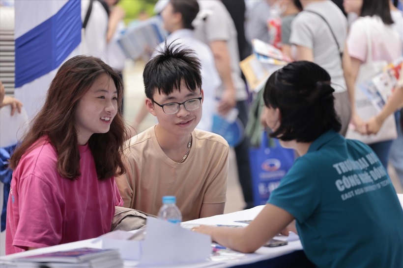 Việc lựa chọn ngành học cần dựa trên sự kết hợp giữa năng lực, sở thích và cơ hội việc làm, thay vì chạy theo trào lưu. Ảnh minh họa