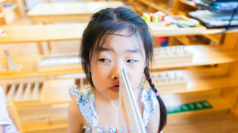 Trẻ sẽ bực bội khi không đạt được điều mong muốn, thậm chí là suy sụp bởi khả năng chịu đựng áp lực kém. Ảnh minh họa.