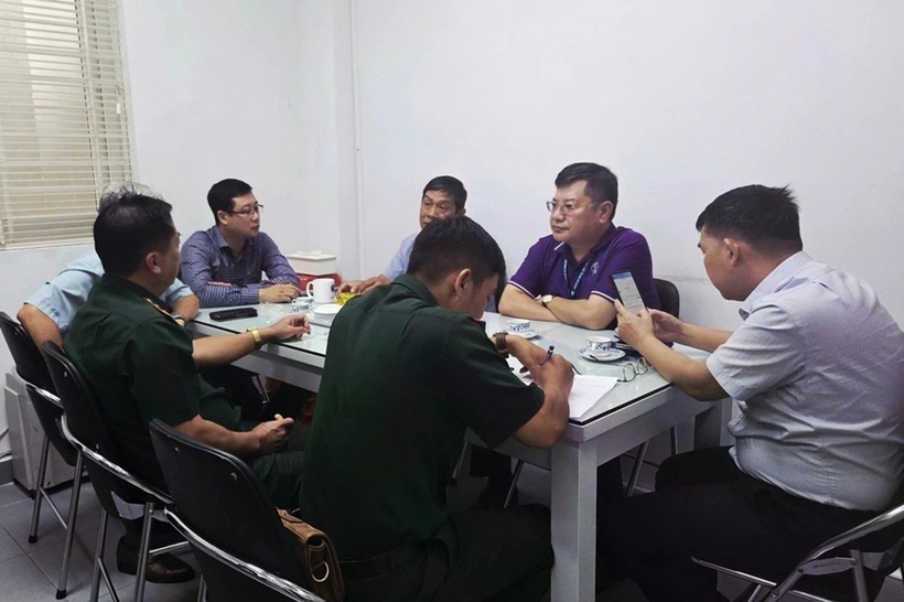 Đại học Luật TP.HCM làm việc với các bên liên quan trong vụ sinh viên bị hành hung. Ảnh: Tiền phong