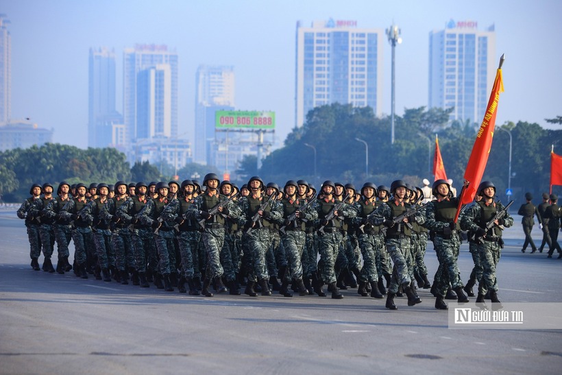 Với tinh thần chủ động, nghiêm túc và quyết liệt, lực lượng Công an đã xây dựng kế hoạch chi tiết, phân công nhiệm vụ cụ thể cho từng lực lượng, từng cán bộ, chiến sĩ. Các phương án bảo đảm an ninh chính trị, trật tự an toàn xã hội, an toàn giao thông, phòng cháy chữa cháy, cứu nạn cứu hộ được rà soát kỹ lưỡng, bảo đảm đồng bộ, thống nhất và sát với tình hình thực tế.