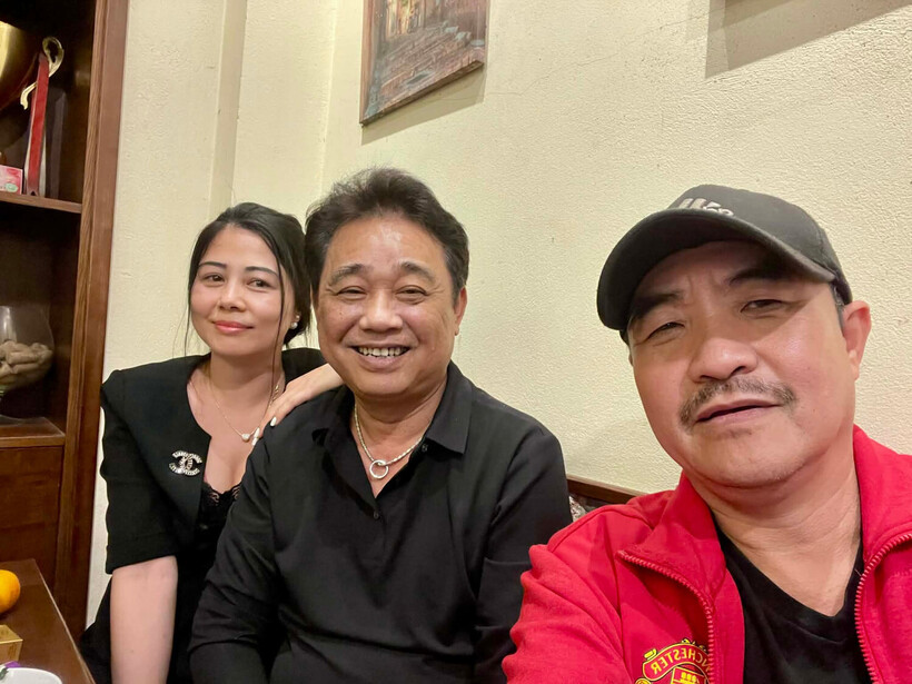 NSƯT Quốc Quân đăng ảnh chụp cùng NSND Quốc Khánh.