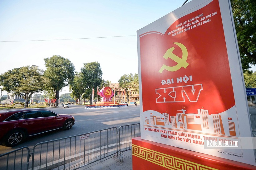 Các thông điệp chào mừng Đại hội XIV được thể hiện trang trọng trên pano, áp phích, thể hiện niềm tin và kỳ vọng vào kỷ nguyên phát triển mới.