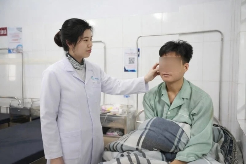 Nam bệnh nhân đối mặt nguy cơ mù lòa vì bệnh hiếm