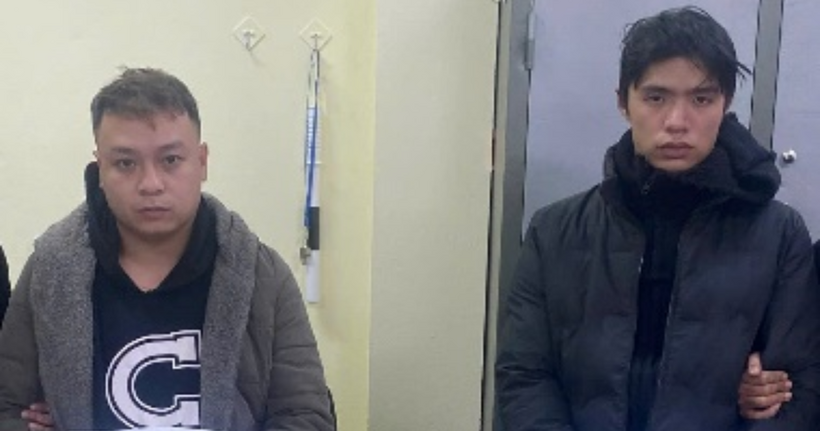 Hai đối tượng tại cơ quan công an.