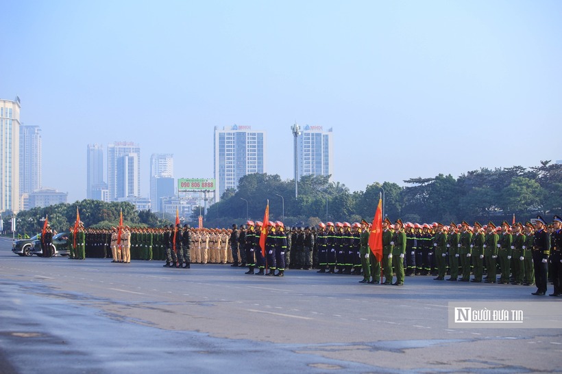 Sáng 10/1, Bộ Công an tổ chức Lễ xuất quân bảo đảm an ninh, trật tự Đại hội Đại biểu toàn quốc lần thứ XIV của Đảng. Hơn 1.000 cán bộ, chiến sĩ Bộ Công an và Công an Thành phố Hà Nội tham gia đã luyện tập, duyệt đội ngũ phục vụ Lễ xuất quân.