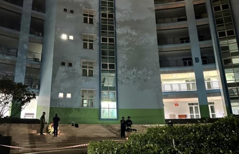 Lực lượng chức năng điều tra nguyên nhân, xác minh danh tính nạn nhân. Ảnh: Báo Công an Nhân dân.