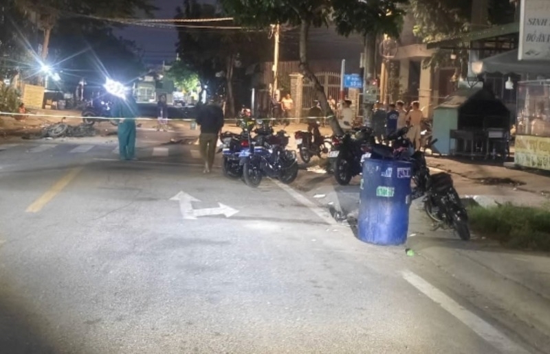 Hiện trường vụ xe máy bốc cháy sau va chạm, 1 người tử vong ở TP.HCM - 3