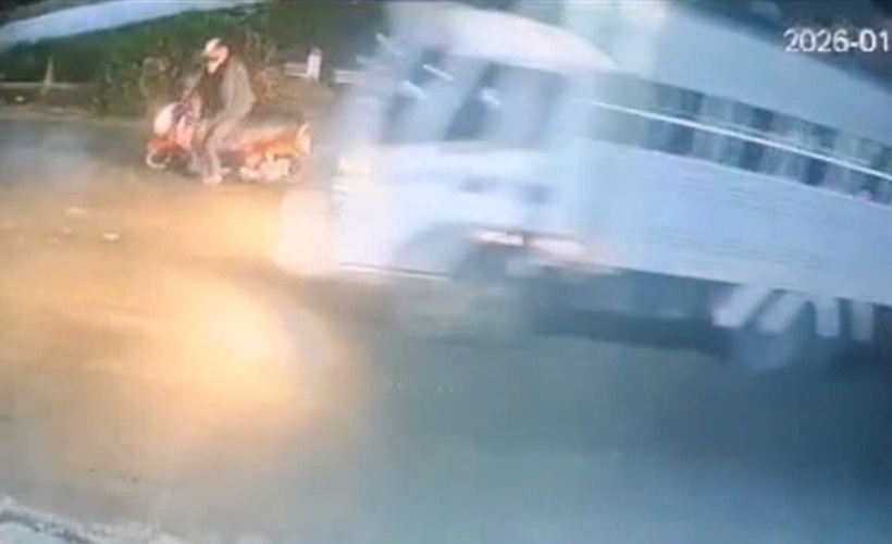 Hiện trường xe ô tải tập lái liên quan đến vụ tai nạn của cụ ông 71 tuổi ở tỉnh Lâm Đồng. (Ảnh: Người Lao Động).