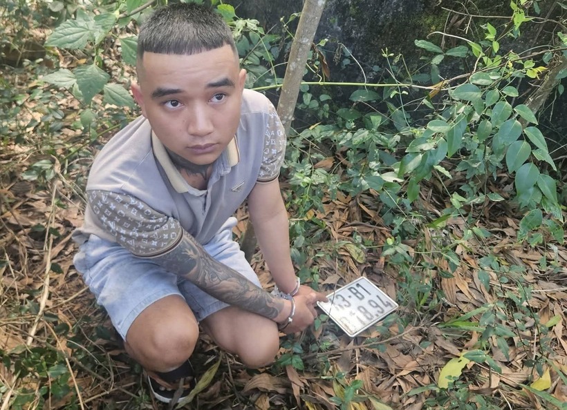 Nguyễn Văn Vinh bị bắt tạm giam để điều tra về hành vi "cướp giật tài sản". Ảnh: VTC News.