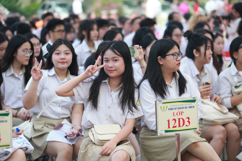Bộ trưởng GD&ĐT cho rằng sẽ hướng đến trường học không có dạy thêm, học thêm. (Ảnh: Tuổi trẻ)