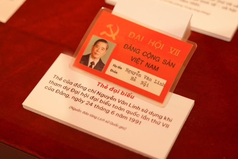 Các hiện vật được trưng bày tại triển lãm (Ảnh: Trường Hùng).