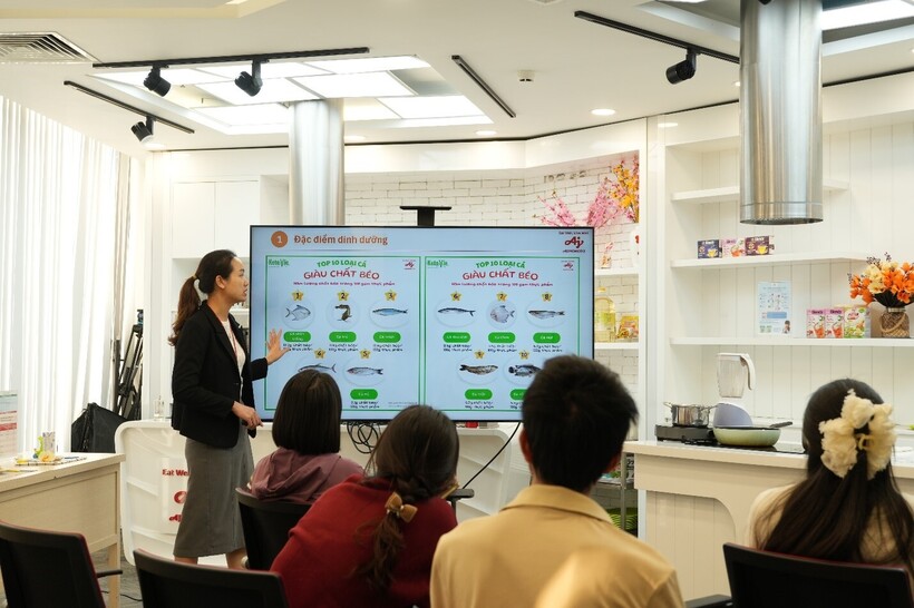 Lớp hướng dẫn nấu thực đơn keto miễn phí tại Ajinomoto Việt Nam.