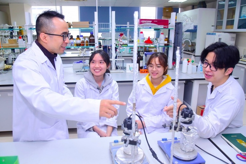 Năm 2026, Trường ĐH Khoa học và Công nghệ Hà Nội dự kiến tuyển sinh 1.200 chỉ tiêu với 20 chương trình đào tạo lĩnh vực khoa học-công nghệ. Ảnh minh họa