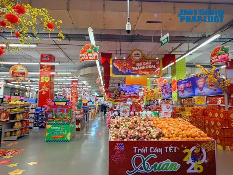 Dù còn hơn một tháng nữa mới bước vào cao điểm mua sắm Tết nhưng không khí chuẩn bị đã khá rõ nét.